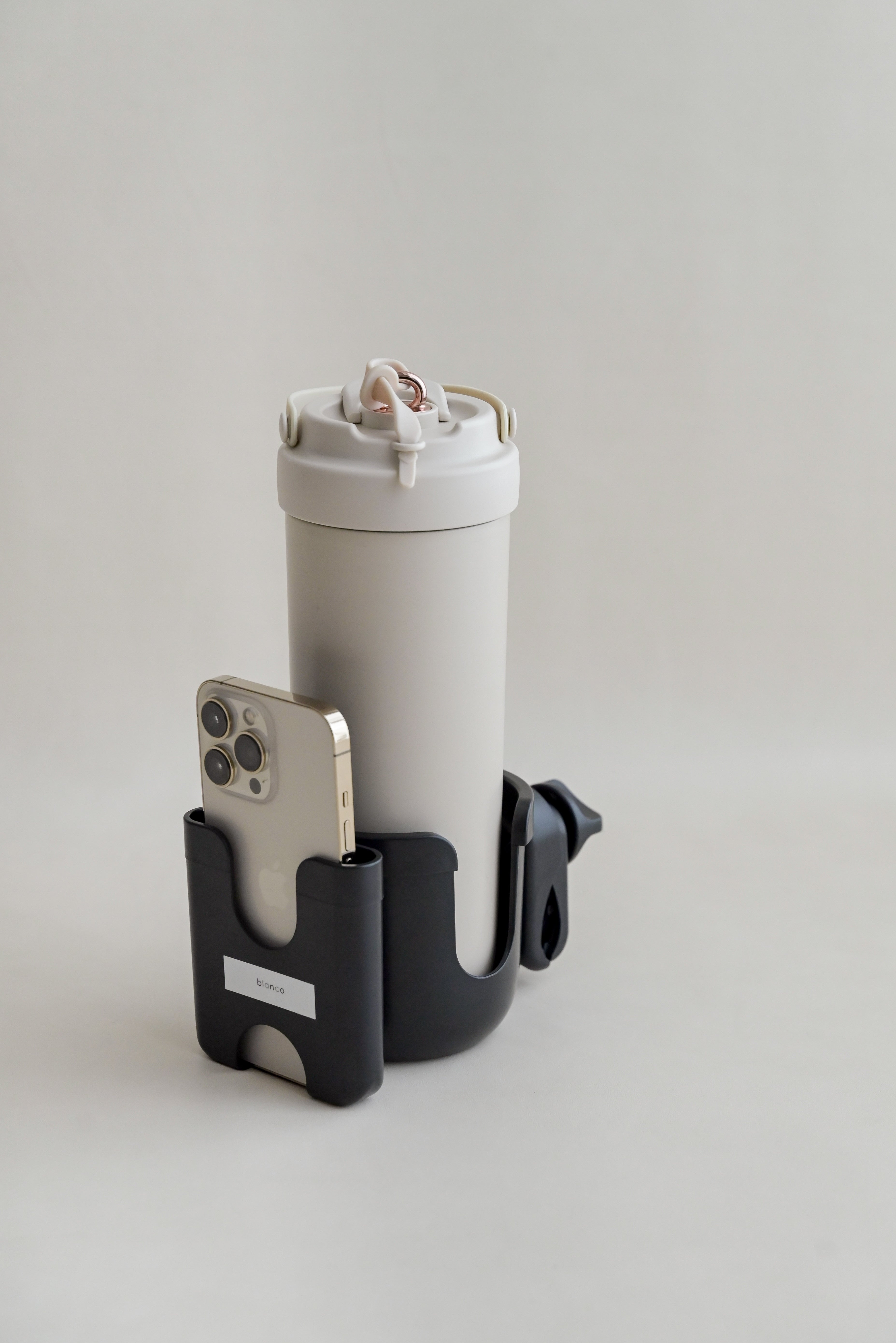 twin holder
