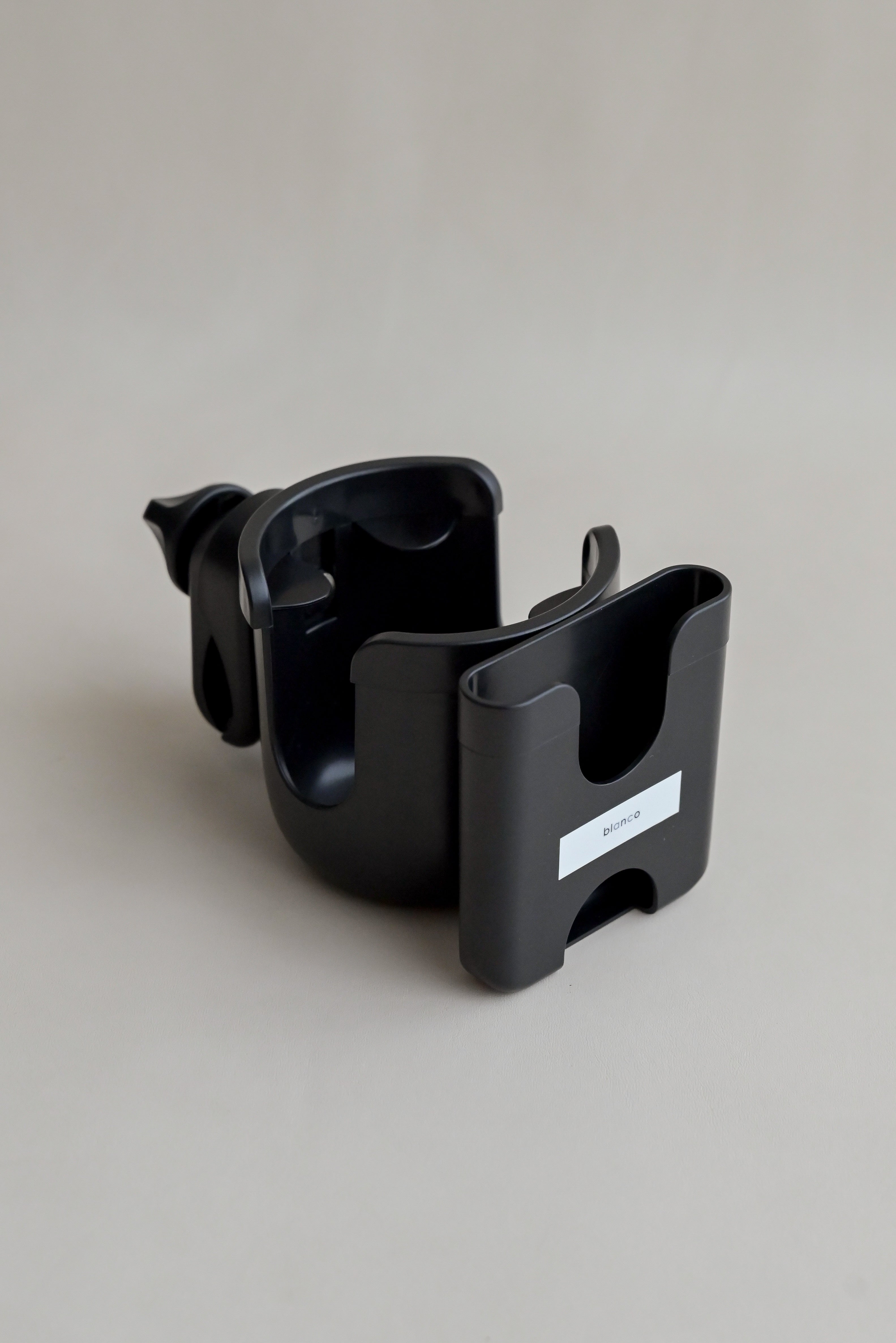 twin holder