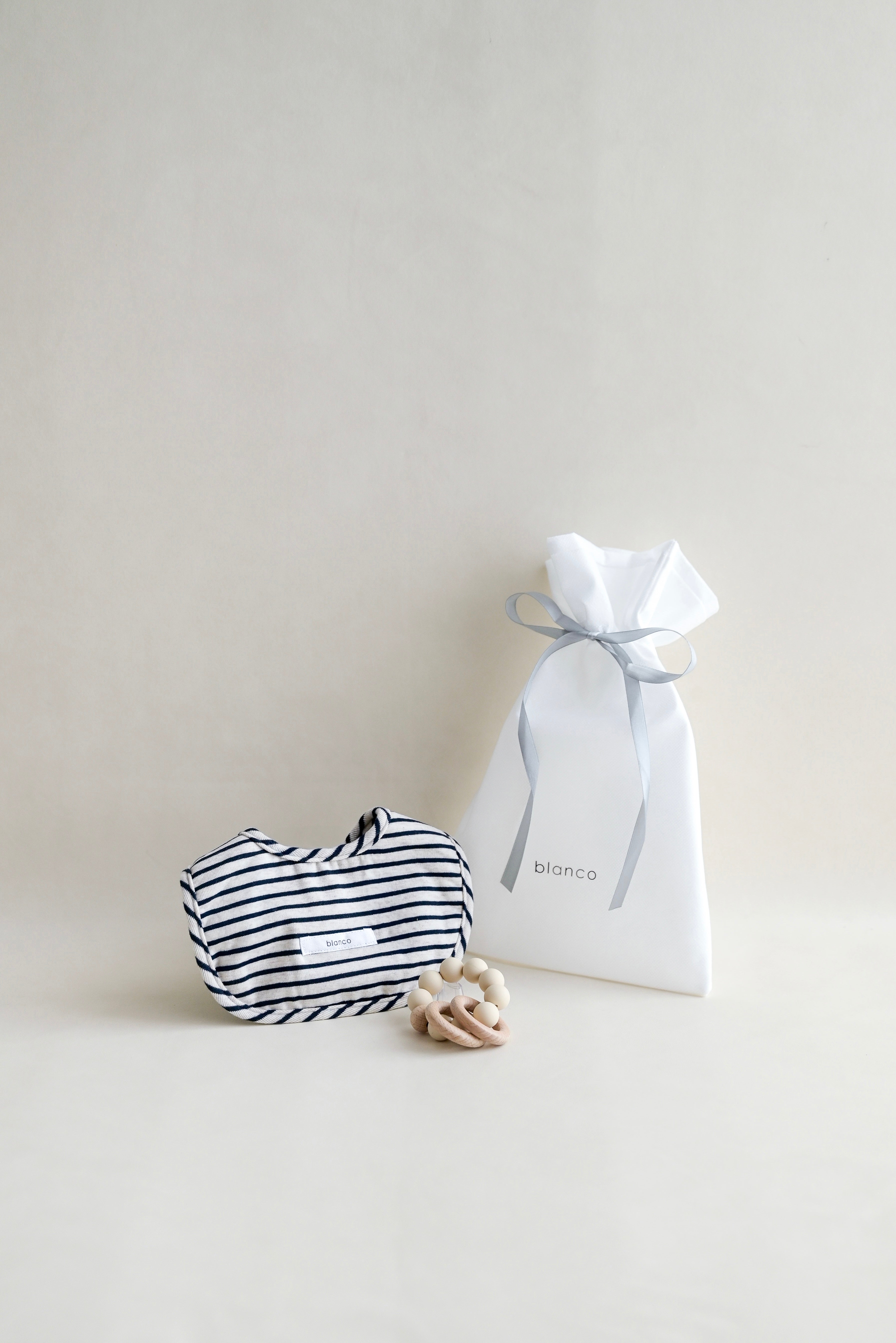 gift bib& rattle