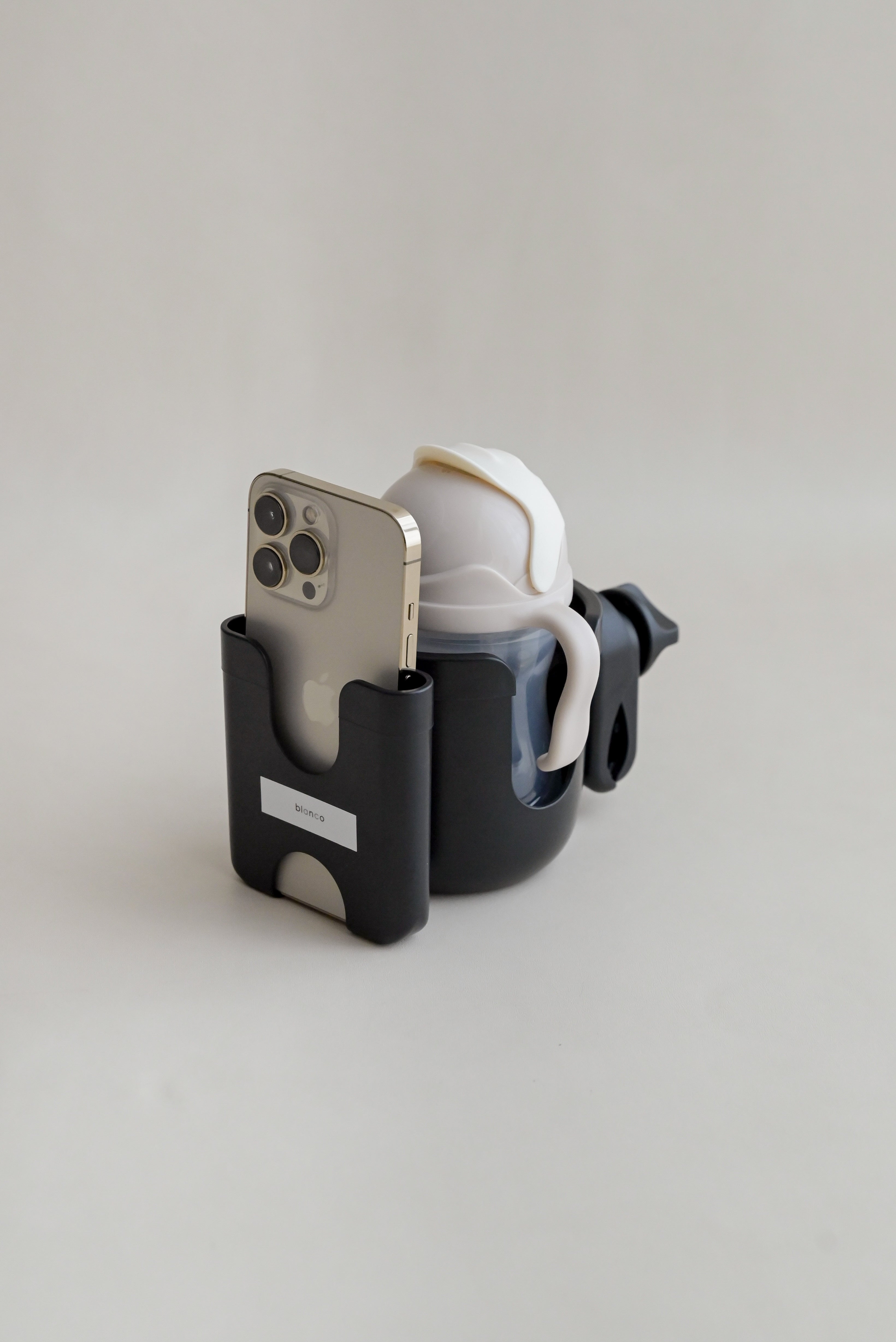 twin holder