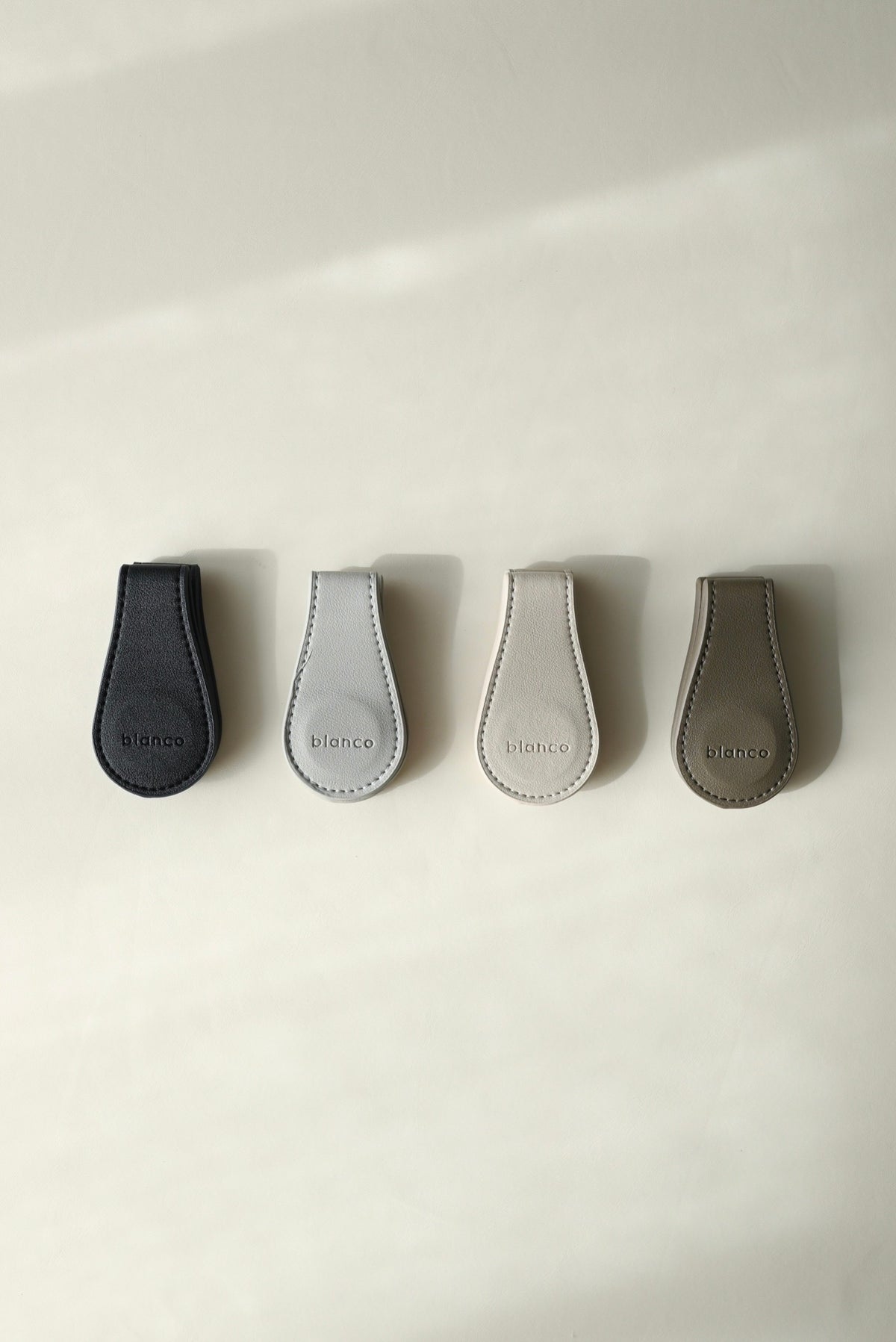blanco　blanket clip　 ヴィーガンレザー　マグネット式　ブランケットクリップ　出産祝い　gift