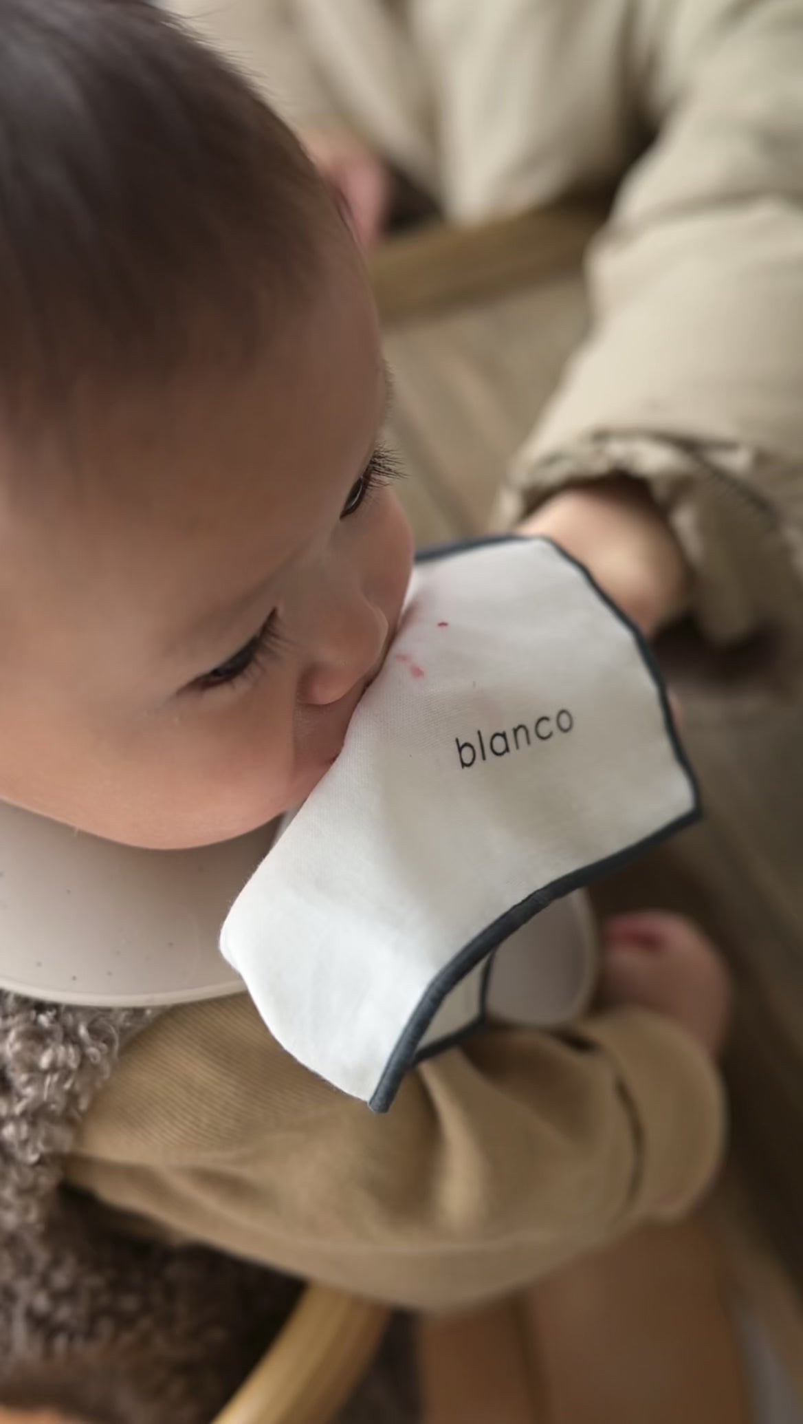 blanco　gauze handkerchief　くすみカラーの縁取りがついたガーゼハンカチ２枚セット　ガーゼハンカチ　出産祝い　gift